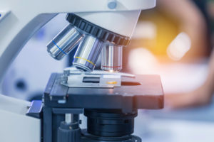 Screening neonatale, necessaria una valutazione attenta di rischi e benefici