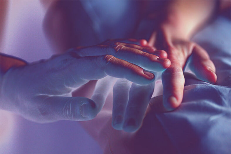 SMA, un bambino è morto dopo soli 34 giorni di vita. Nella sua regione non è attivo lo screening neonatale specifico